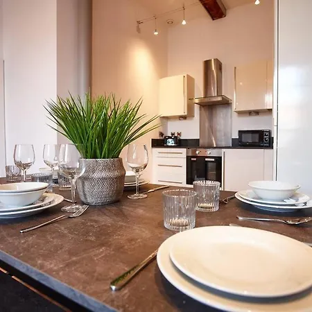 The Opal Suite Manchester Buitenkant foto